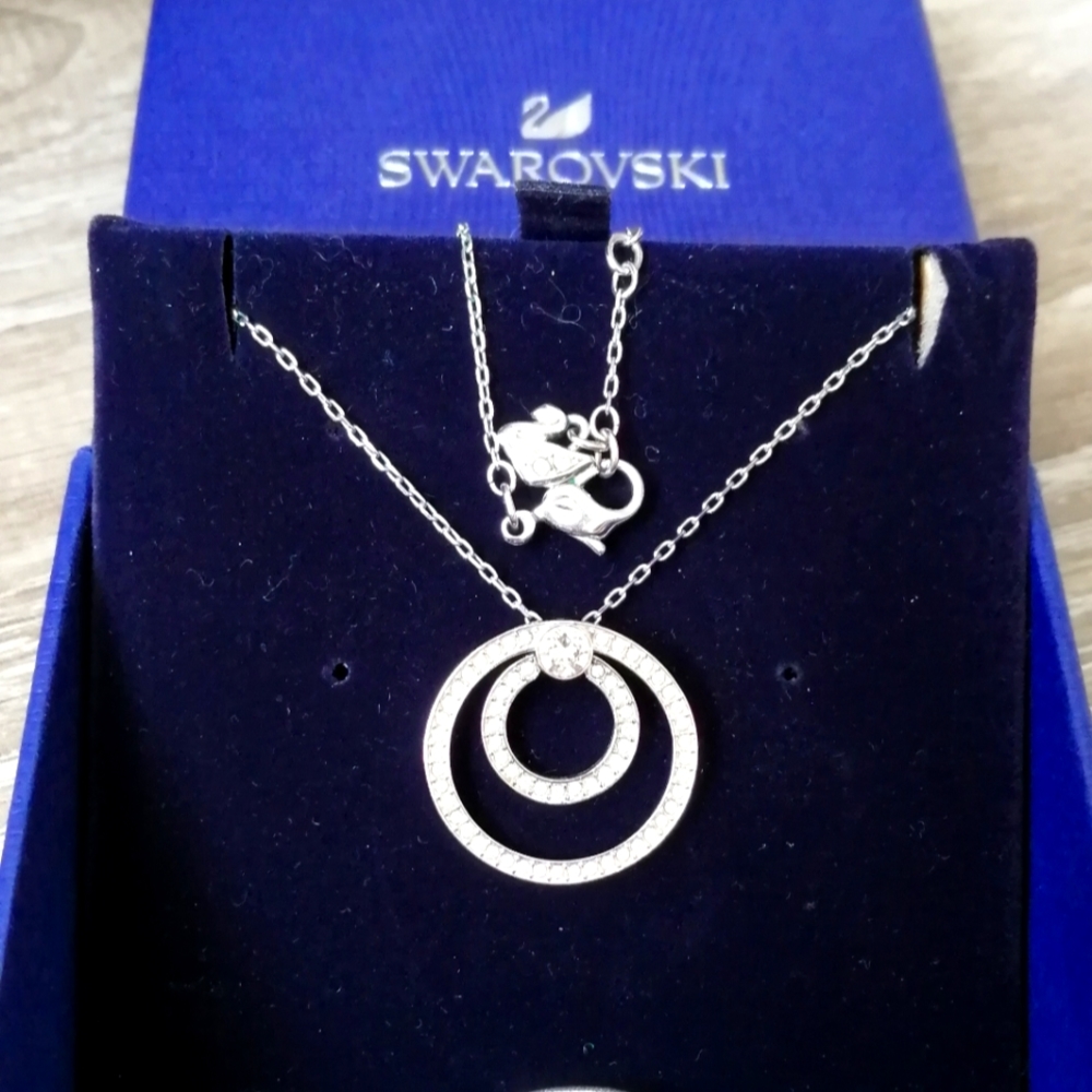 Original and versatile swarovski necklace